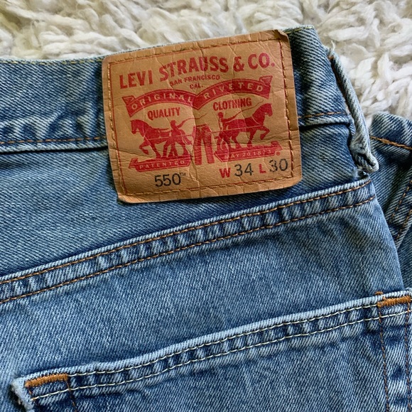 Vintage Levi’s 550 Jeans - Picture 2 of 2